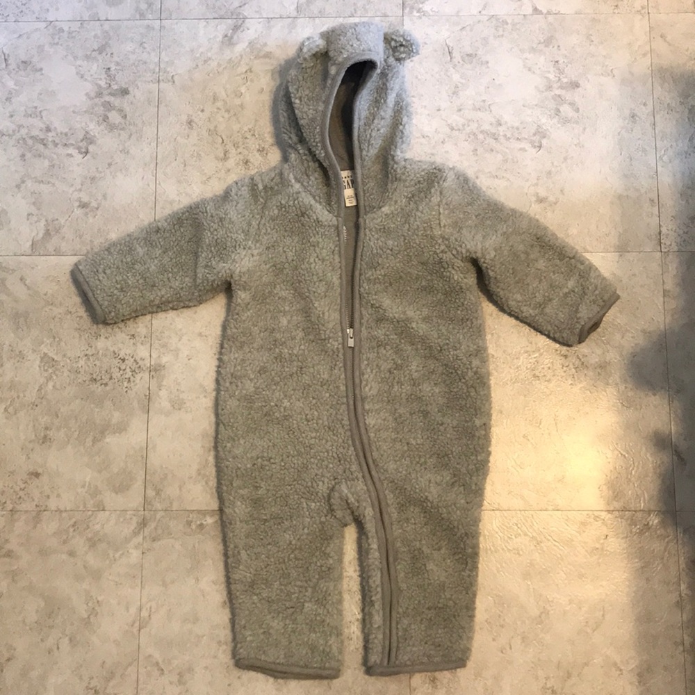 Baby gap body suit